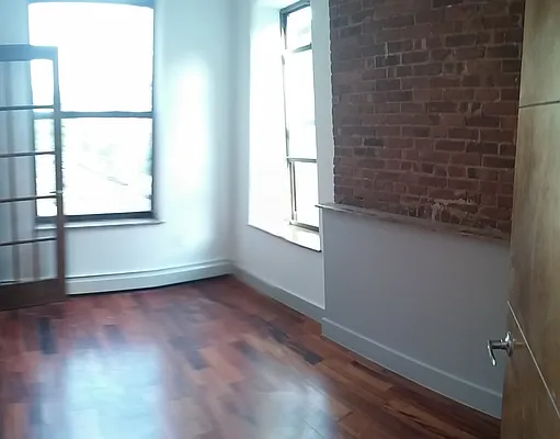 Rented by Uptown Flats LLC | media 25