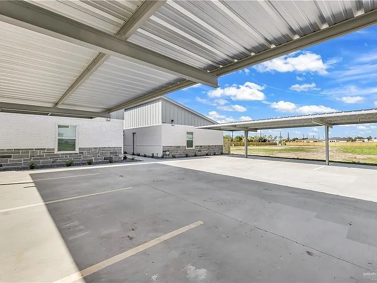 1602 Playa Dr #2 — Photo 2