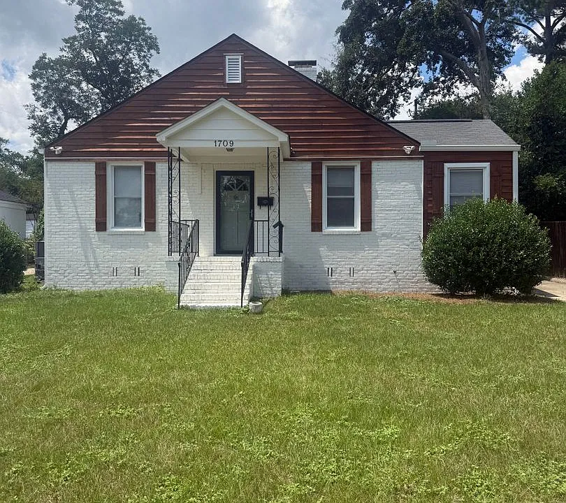 1709 Oak Dr
