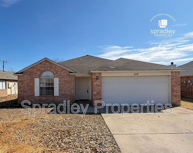1st image of 217 Meadowbrook Dr