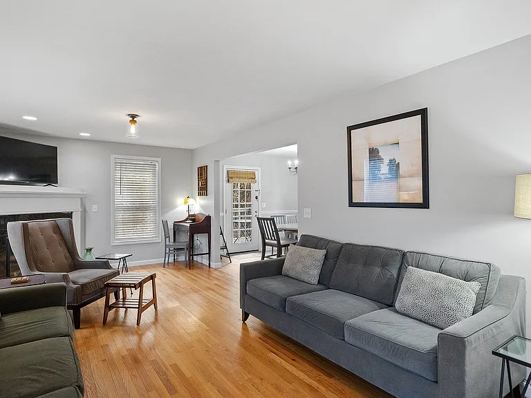 131 Forest Hill Way — Photo 9