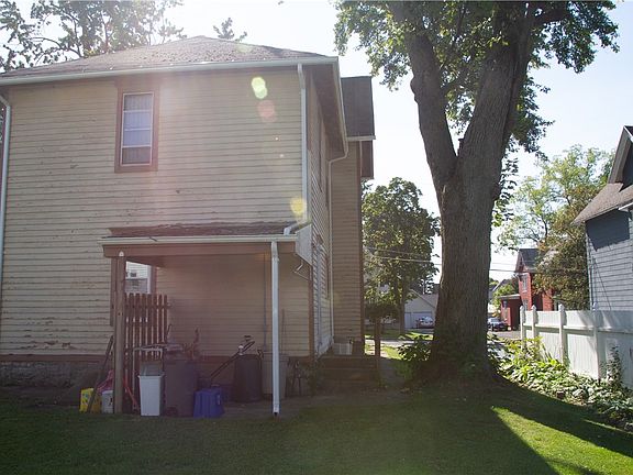 3rd image of 21 Lawton Ave