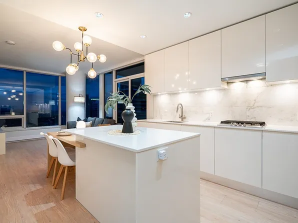 4510 Halifax Way #5703, Burnaby, BC V5C 0K4
