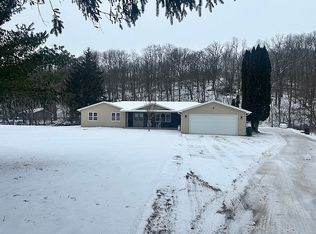 4292 N Council Hill Rd, Galena, IL 61036