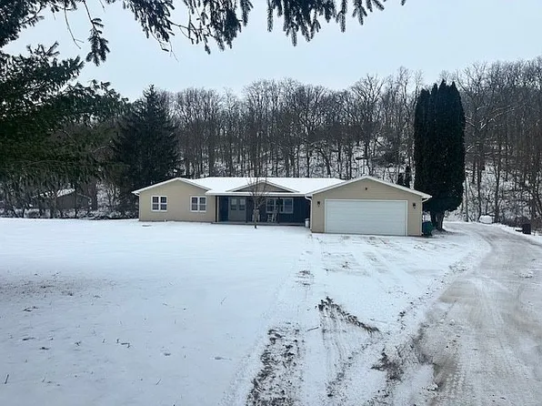 4292 N Council Hill Rd, Galena, IL 61036