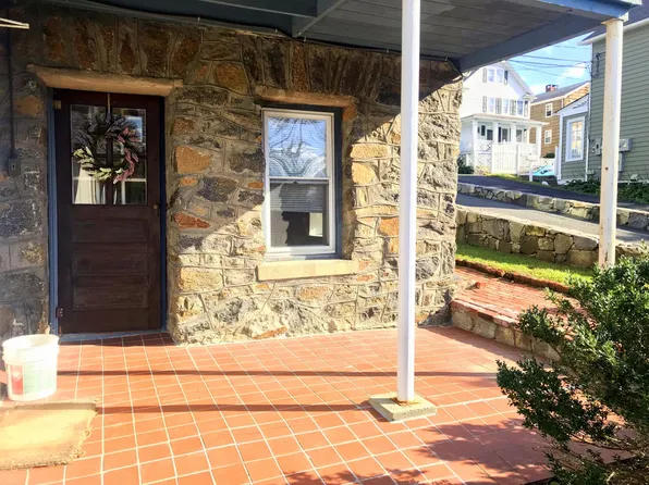116 N Water St, Greenwich, CT 06830