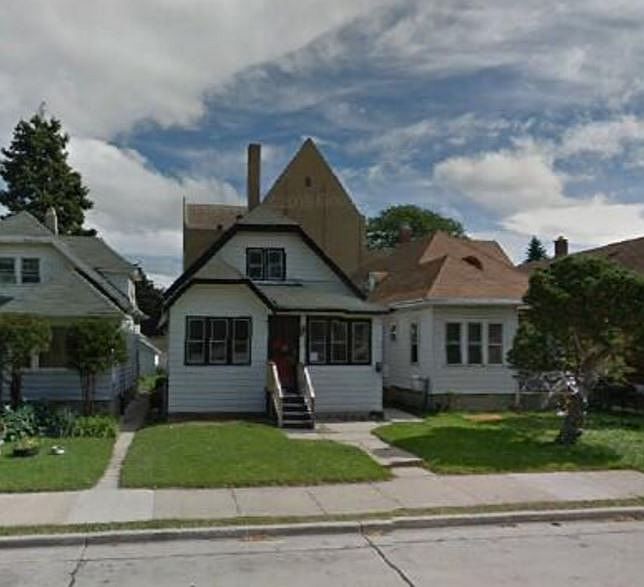 1st image of 3888 N 7th St