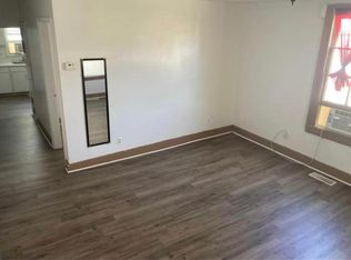 163 W Jackson St, Marshall, MO 65340