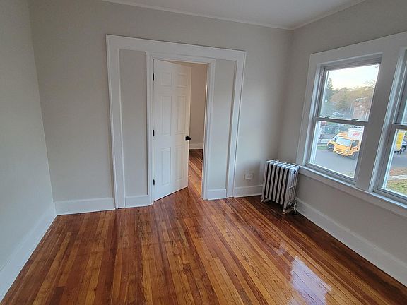 3rd image of 84 Long St #2L