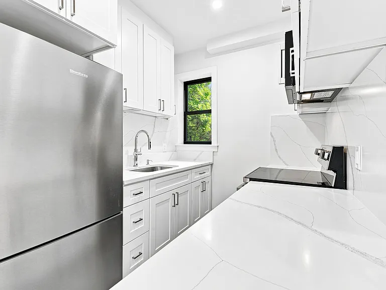 5930 Spencer Ave #1N — Photo 4