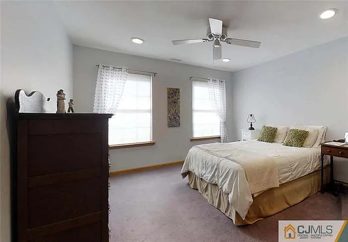 34 Margaret Dr — Photo 25