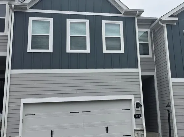 128 River Ridge Dr, Coraopolis, PA 15108