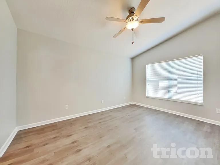 12329 Cedarfield Dr — Photo 10