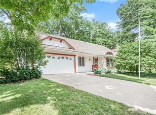 8912 W 106th St, Overland Park, KS 66212