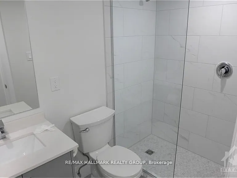 375 Mackay St #6 — Photo 9