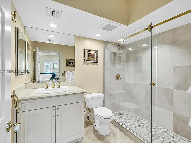 625 SE Poinciana Dr — Photo 10