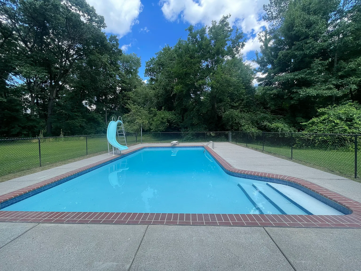 4 bed, 1848 sqft, $3,350 — Photo 3