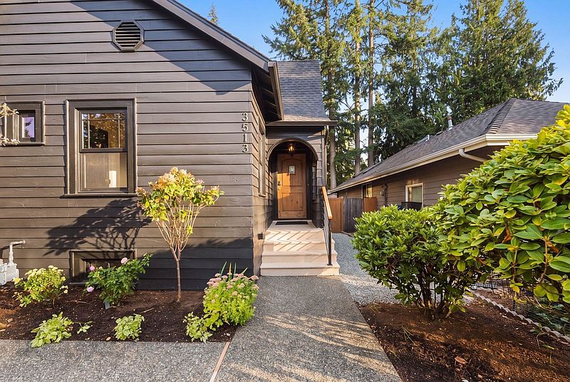 5th image of 3513 NE 187th Court