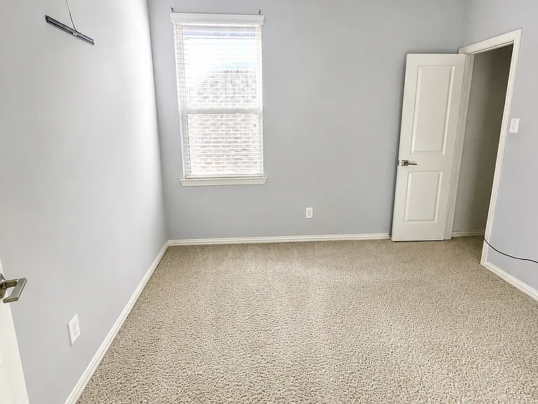7220 Ridgepoint Dr — Photo 13