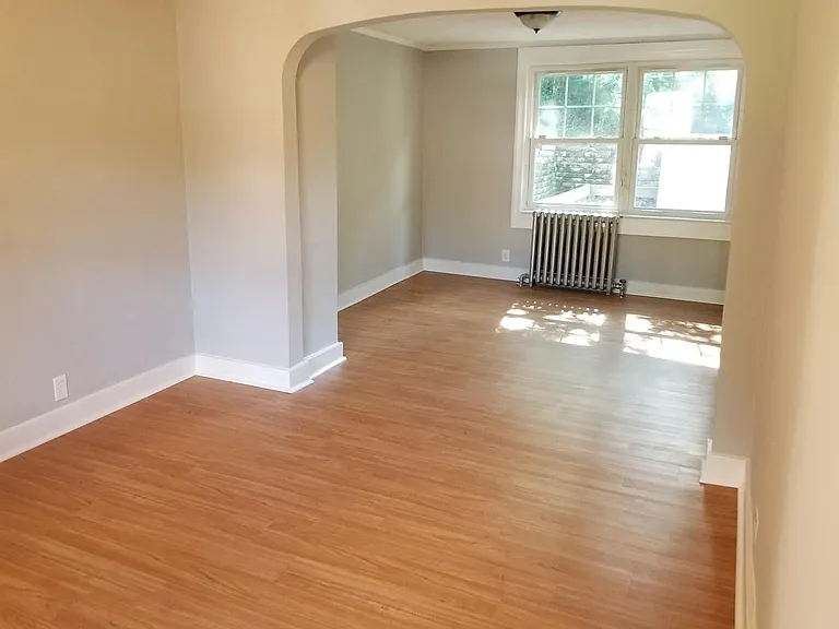 1336 Fallowfield Ave — Photo 3