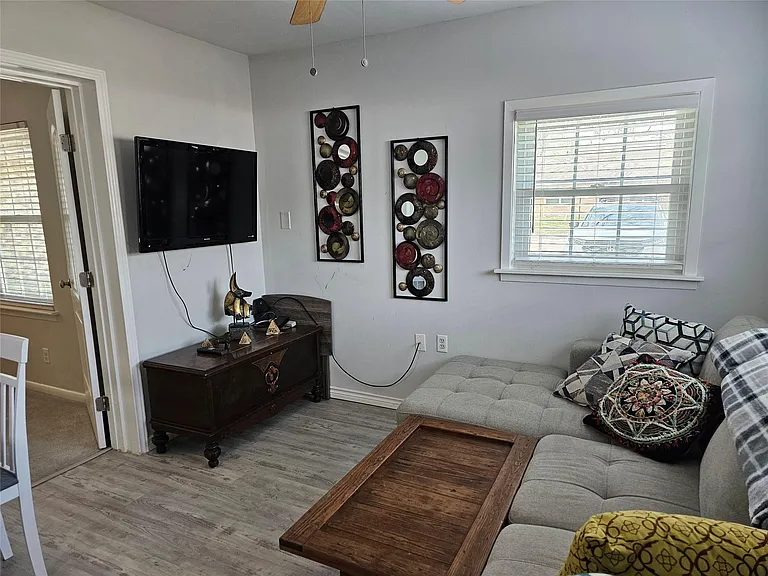 503 Lakeland Dr — Photo 9