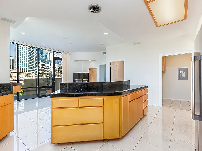 611 G St #321 — Photo 33