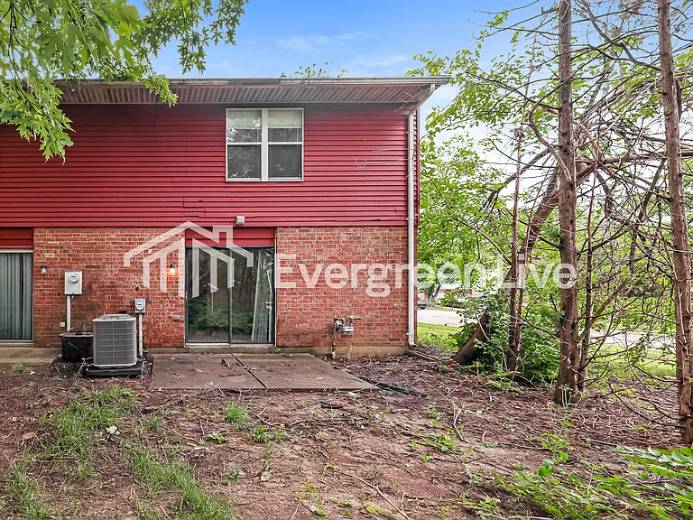2464 Cross Village Dr — Photo 15