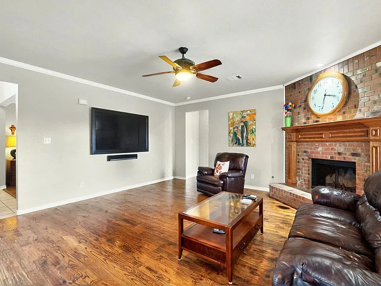1236 Blue Brook Dr — Photo 8