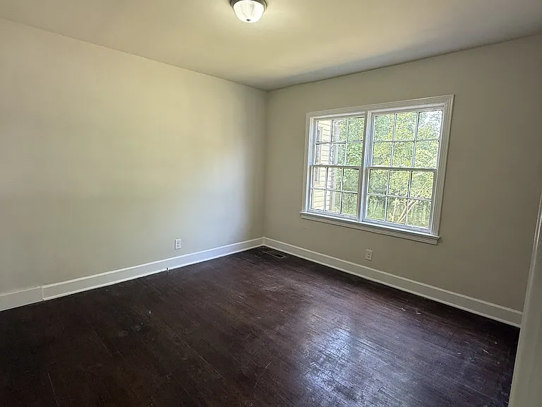 1212 Mims St SW — Photo 5