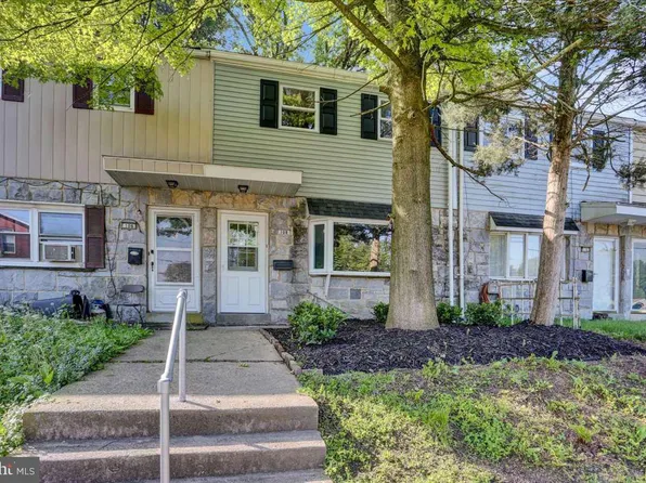 108 W Jackson St, Fleetwood, PA 19522