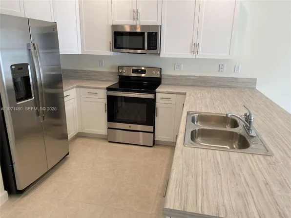 11379 W 34th Way, Hialeah, FL 33018