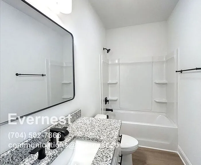 411 S Spargo St — Photo 10