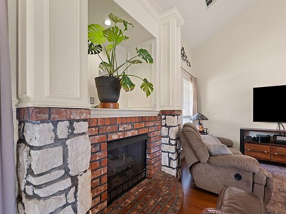 5th image of 1440 W Agate Way