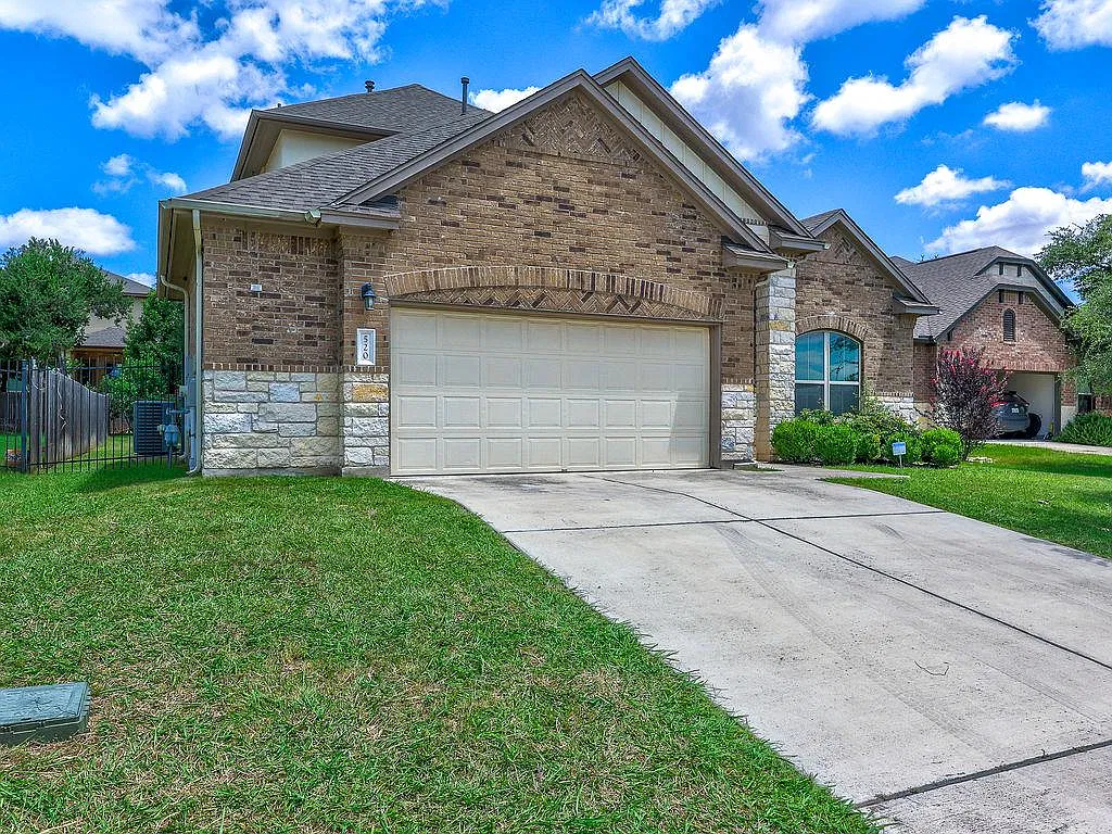 4 bed, 3.0 bath, 3210 sqft, $2,850 — Photo 2