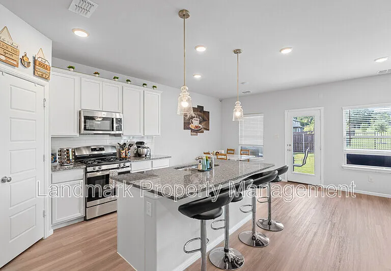 1206 Fox Chase Dr — Photo 11