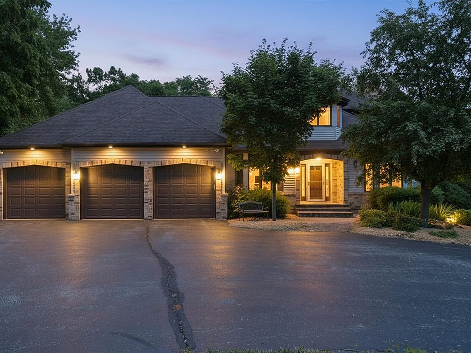 1st image of 26165 N Greenbriar Ct