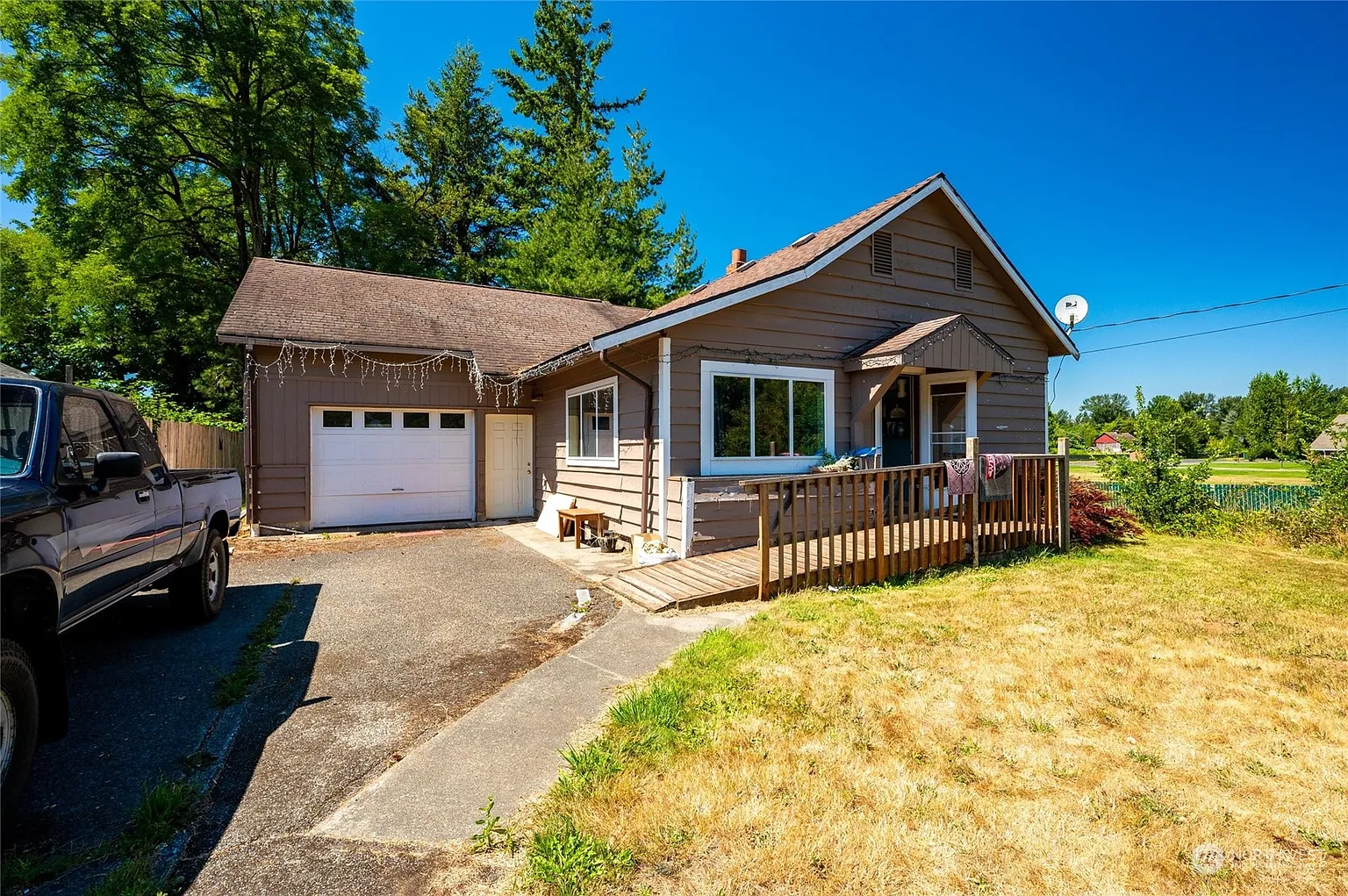 612 Everson Road photo 1