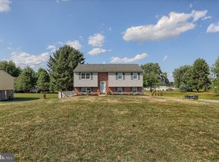 613 Hiview Dr, Lititz, PA 17543