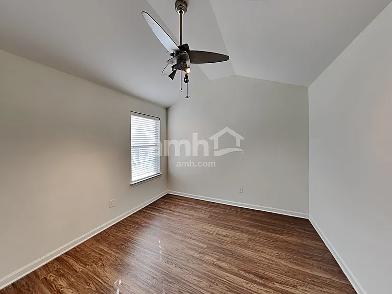 105 Hidden Creek Dr — Photo 17