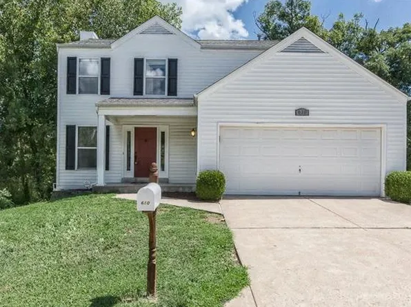 610 Cascade Lake Ct, Ballwin, MO 63021