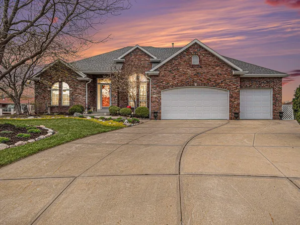 510 Coronado Cir, Carter Lake, IA 51510