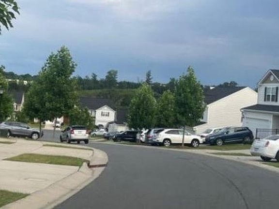 Exterior Neighborhood (street photo)