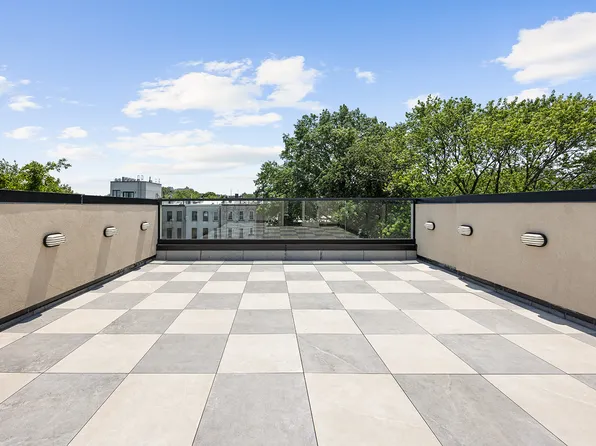 966 Bergen Street image 30 of 34