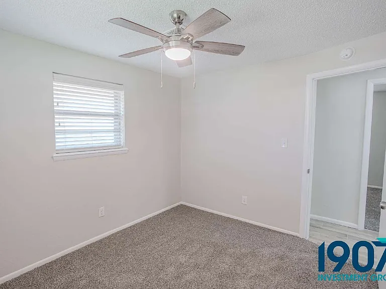 725 Butler St — Photo 22