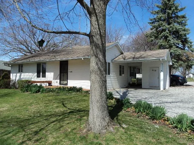 616 W Prairie St photo 1