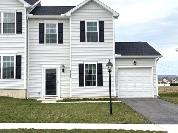 3755 Castle Dr, Dover, PA 17315