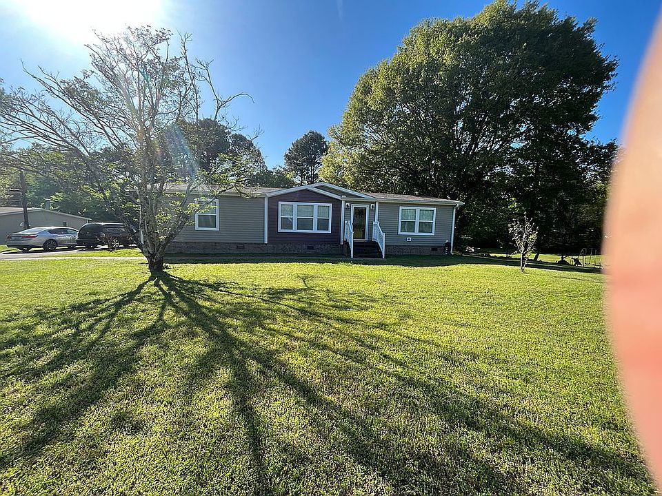 2nd image of 6898 Garrett Rd