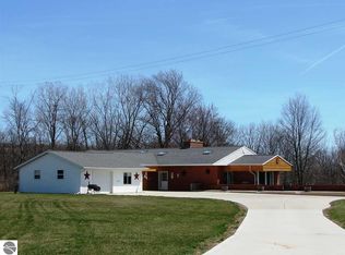 1015 S Saint Johns St, Ithaca, MI 48847