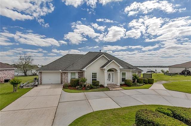 1st image of 13477 Riverlake Dr