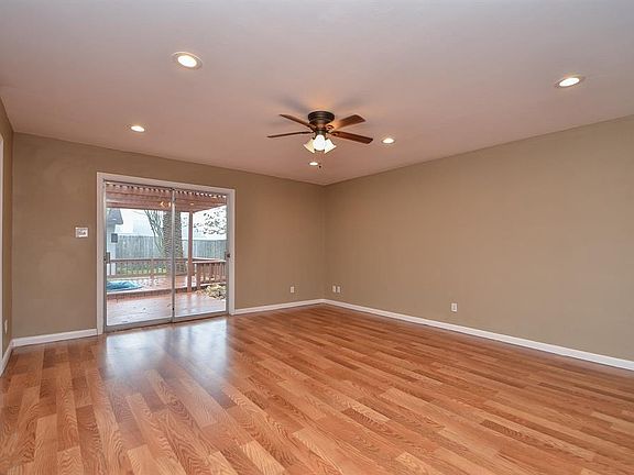 4th image of 105 Denton Dr